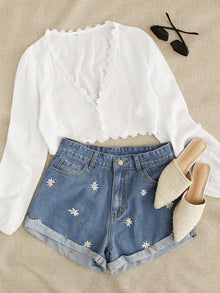  Daisy Floral Embroidery Denim Shorts