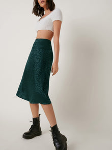  BAE Zipper Side Leopard Satin Skirt