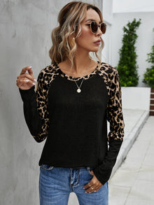  Contrast Leopard Raglan Sleeve Tee