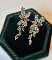  1pair Bridal Cubic Zirconia  Earrings, Elegant & Trendy Leaf Design Accessory