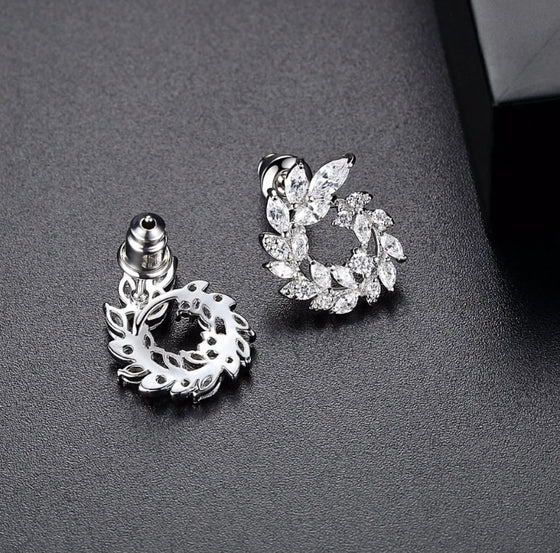 New Luxury White Gold Color Dazzling Marquise Cut Clear Cubic Zirconia Paved Olive Branch Circle Stud Earring for Women