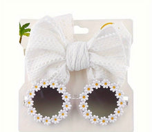 2pcs Butterfly Hair Band And Round Flower Sunglasses
