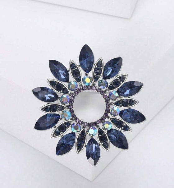 1 Piece Brooch Fashionable Rhinestone, Flower Design For Women Daily Wear