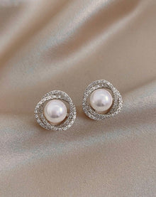  Rhinestone & Faux Pearl Decor Stud Earrings