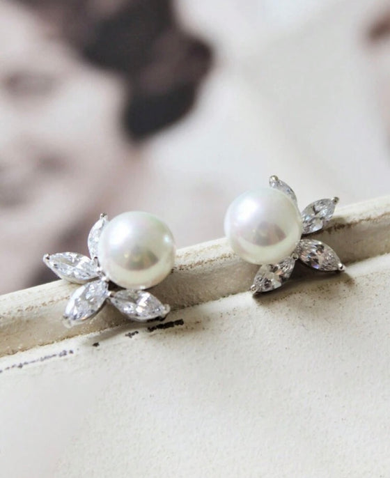 1 Pair Elegant Faux Pearl & Cubic Zirconia Stud Earrings