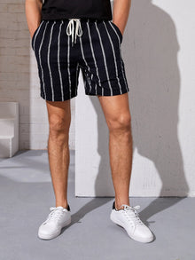  Men Drawstring Waist Slant Pocket Striped Shorts